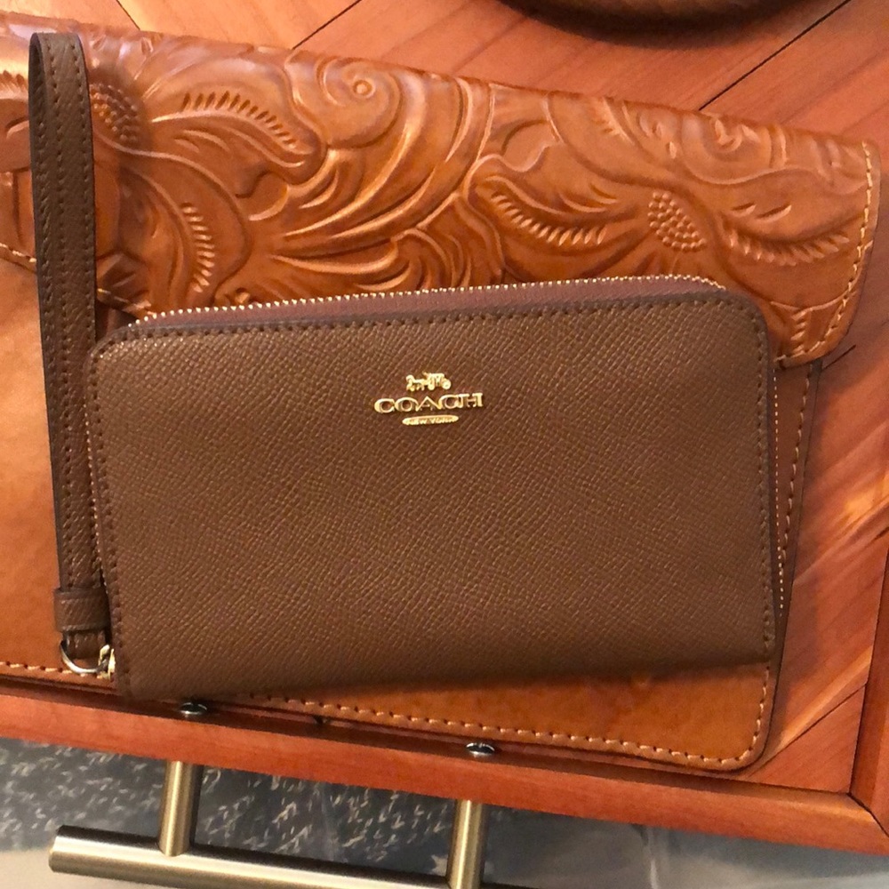 COACH wristlet! Barely used